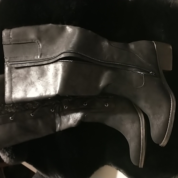 Women's Boots - Picture 2 of 7